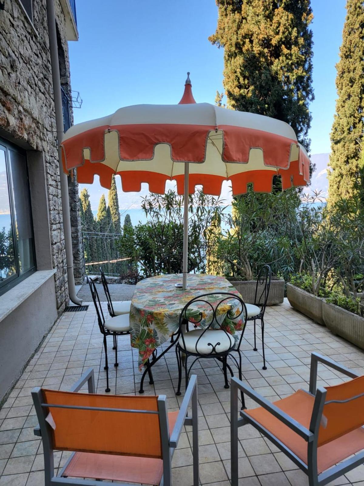 Wonderful Lake View Apartments With Pool With Breakfast Gardasee Torri Del Benaco Buitenkant foto