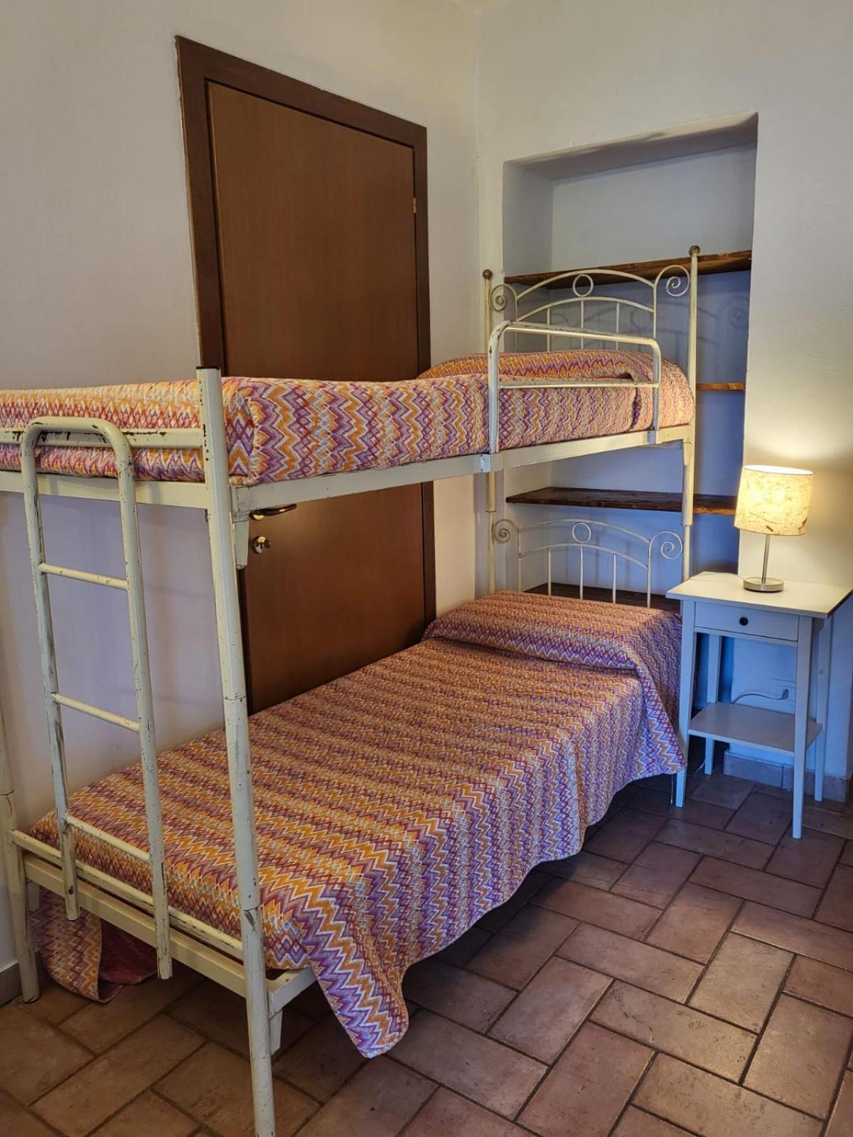 Wonderful Lake View Apartments With Pool With Breakfast Gardasee Torri Del Benaco Buitenkant foto