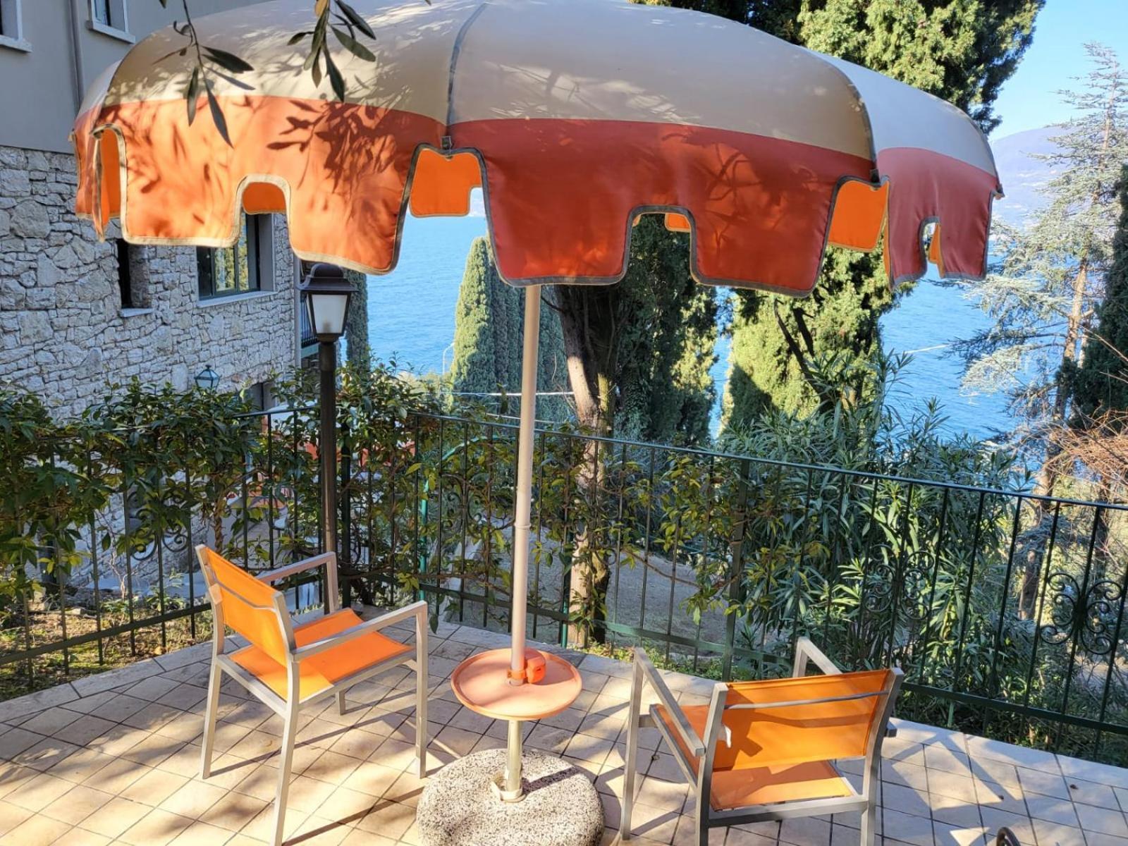 Wonderful Lake View Apartments With Pool With Breakfast Gardasee Torri Del Benaco Buitenkant foto
