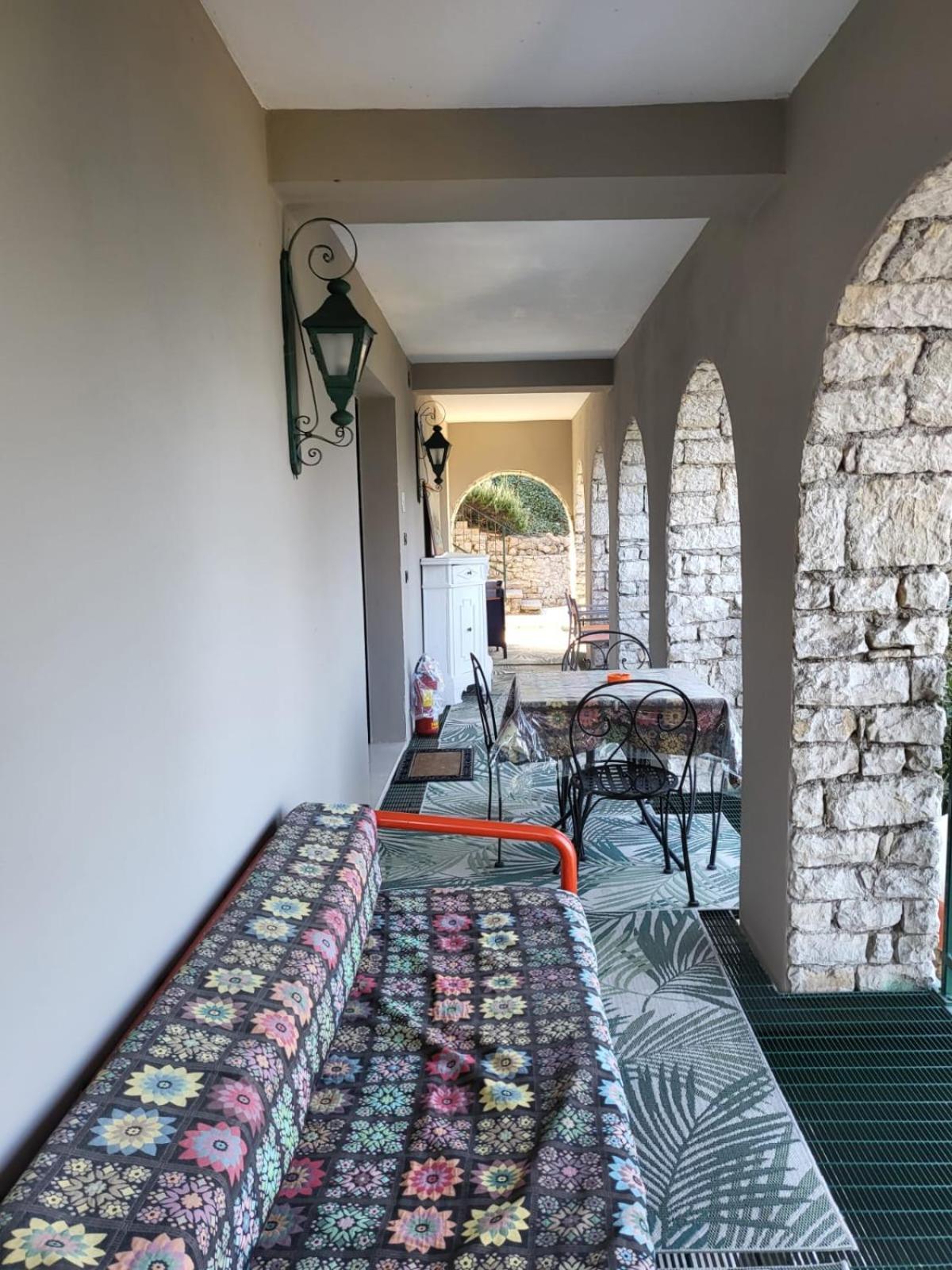 Wonderful Lake View Apartments With Pool With Breakfast Gardasee Torri Del Benaco Buitenkant foto