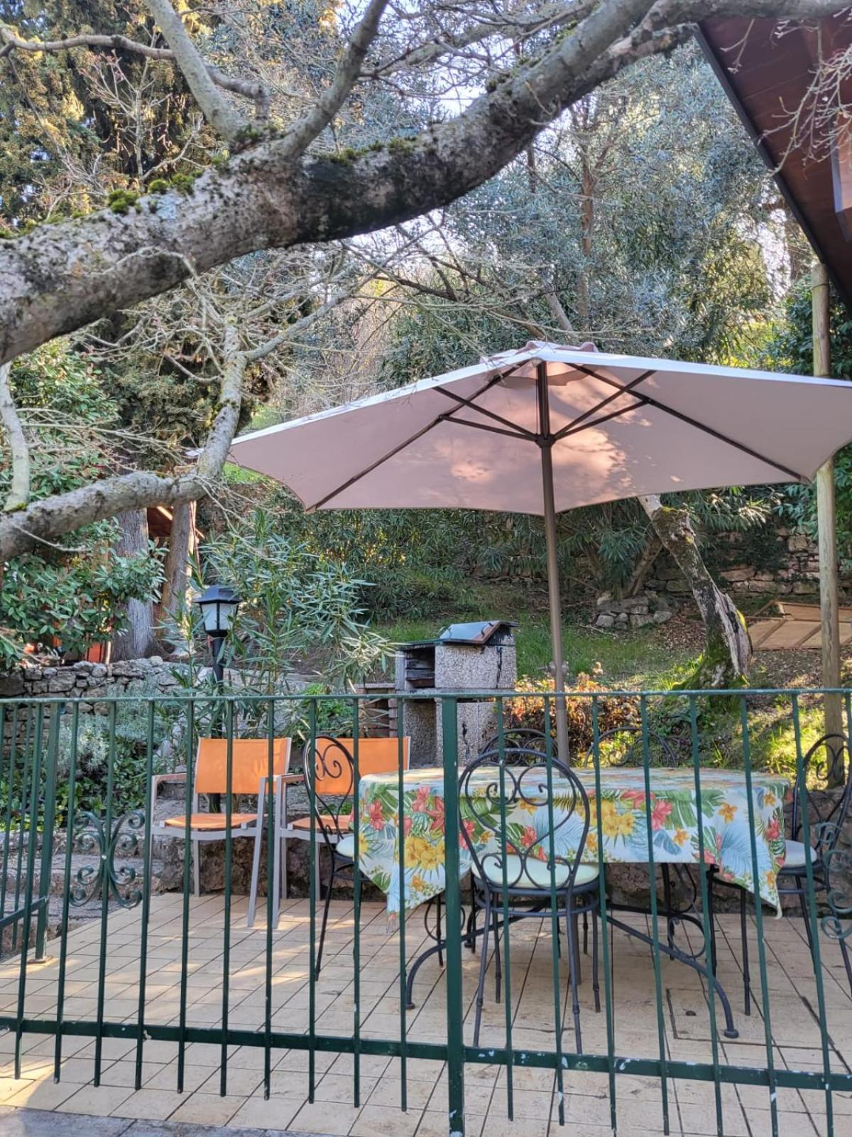 Wonderful Lake View Apartments With Pool With Breakfast Gardasee Torri Del Benaco Buitenkant foto