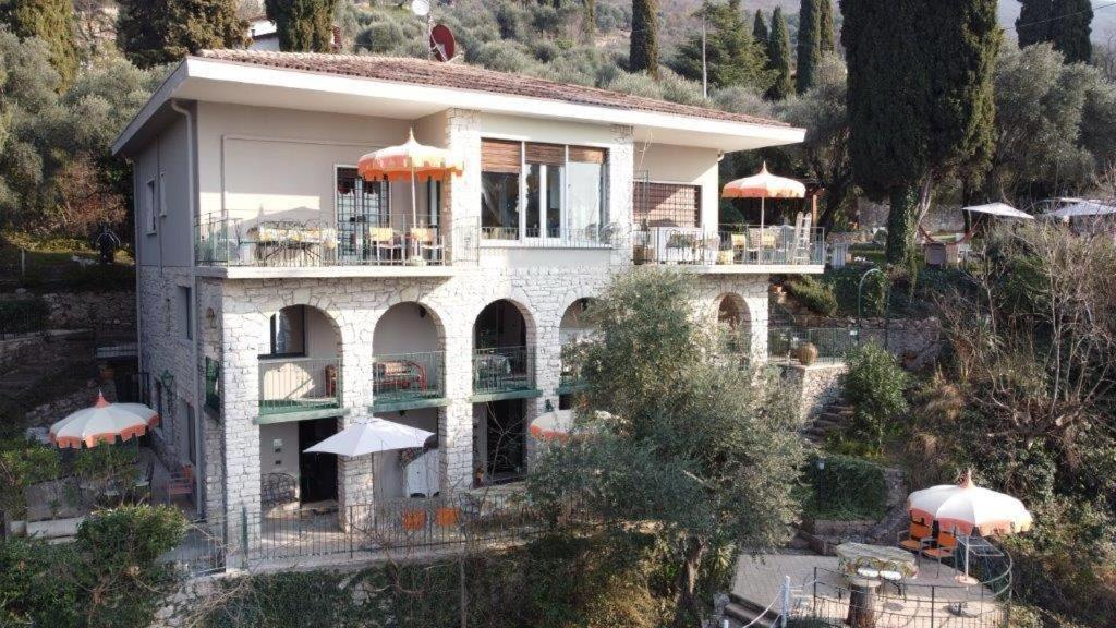 Wonderful Lake View Apartments With Pool With Breakfast Gardasee Torri Del Benaco Buitenkant foto
