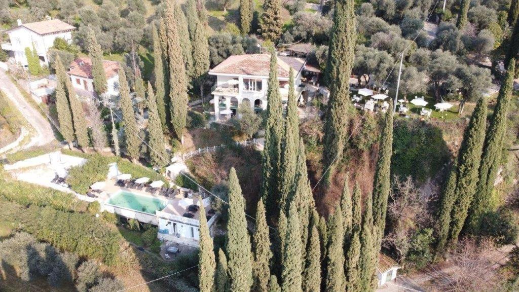 Wonderful Lake View Apartments With Pool With Breakfast Gardasee Torri Del Benaco Buitenkant foto