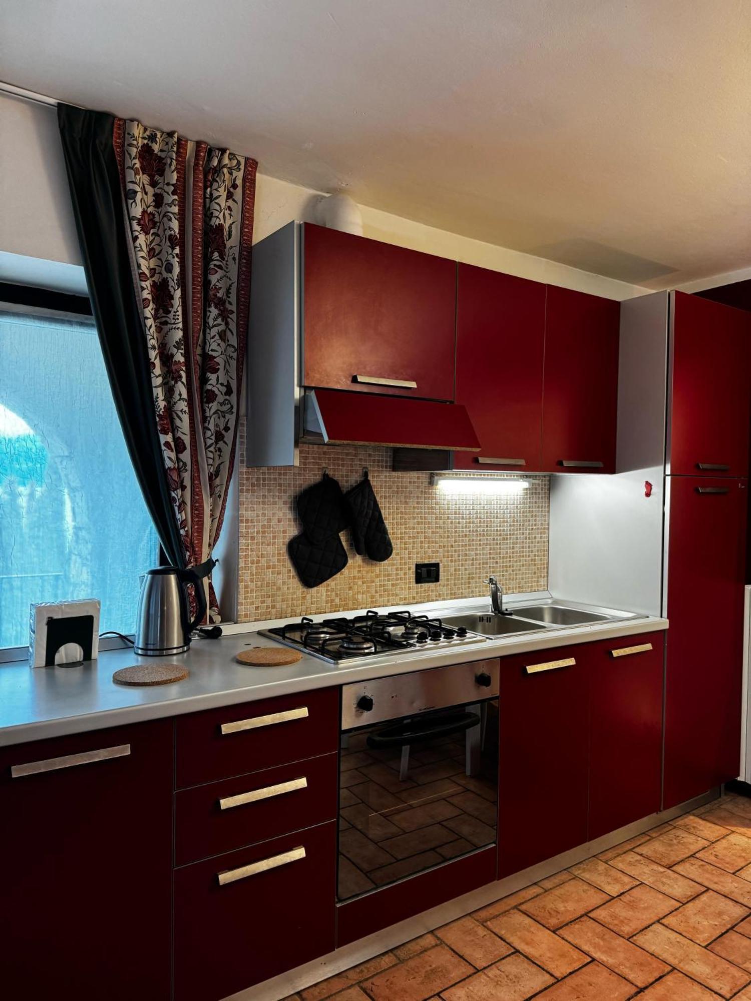 Wonderful Lake View Apartments With Pool With Breakfast Gardasee Torri Del Benaco Buitenkant foto