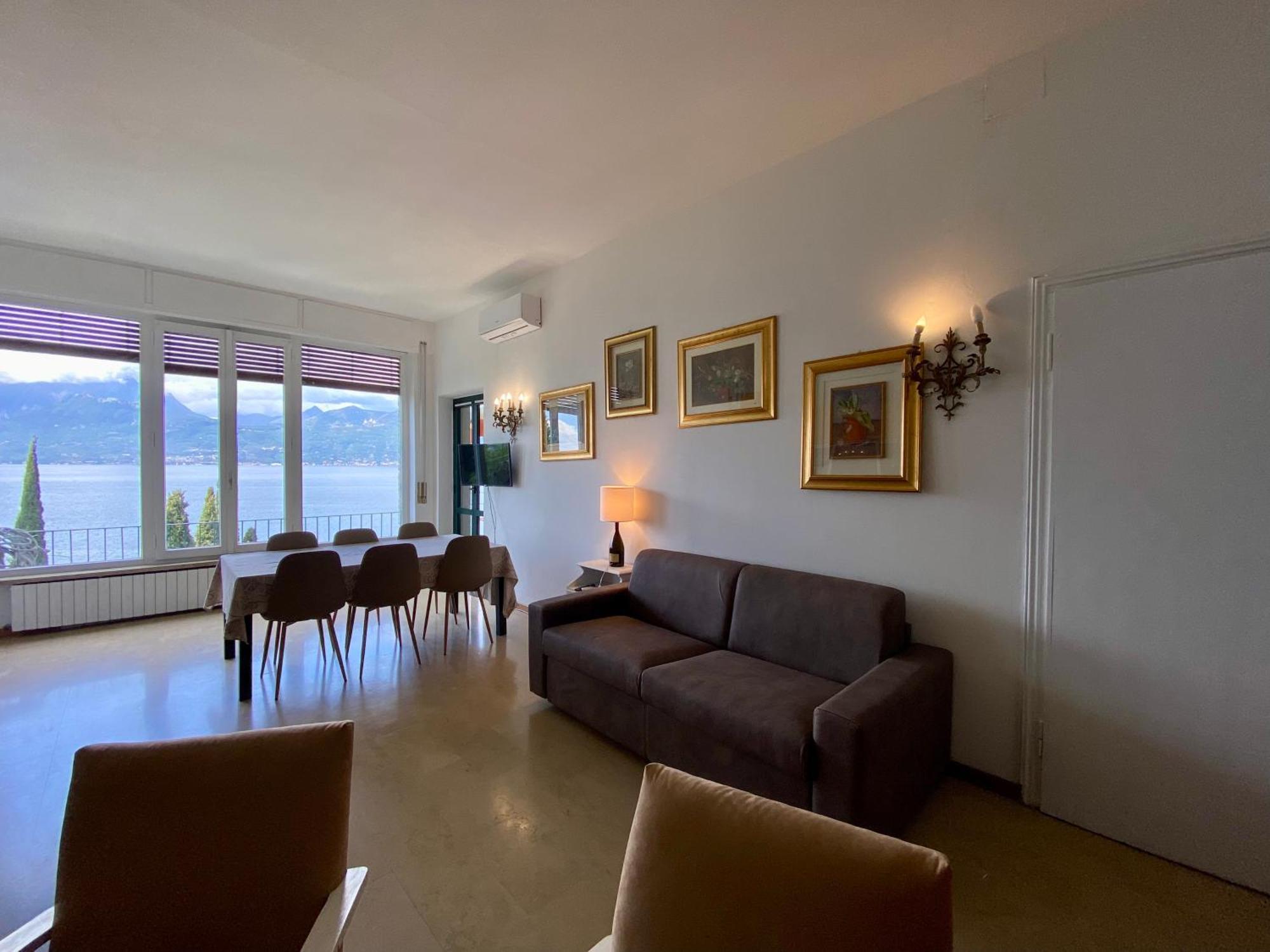 Wonderful Lake View Apartments With Pool With Breakfast Gardasee Torri Del Benaco Buitenkant foto